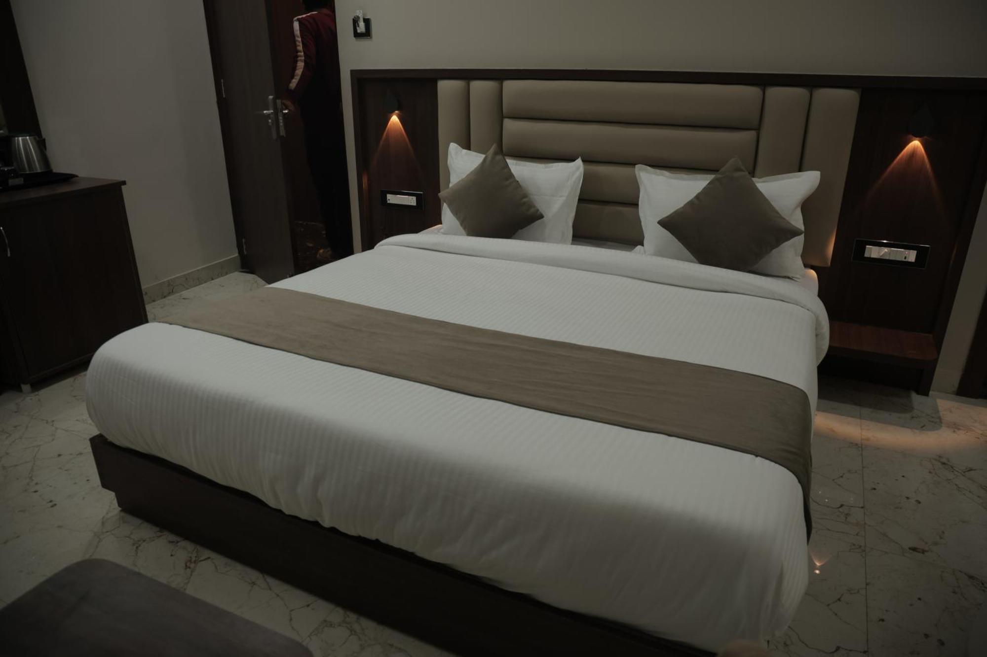 Hotel The Rainbow Inn Udaipur Luaran gambar